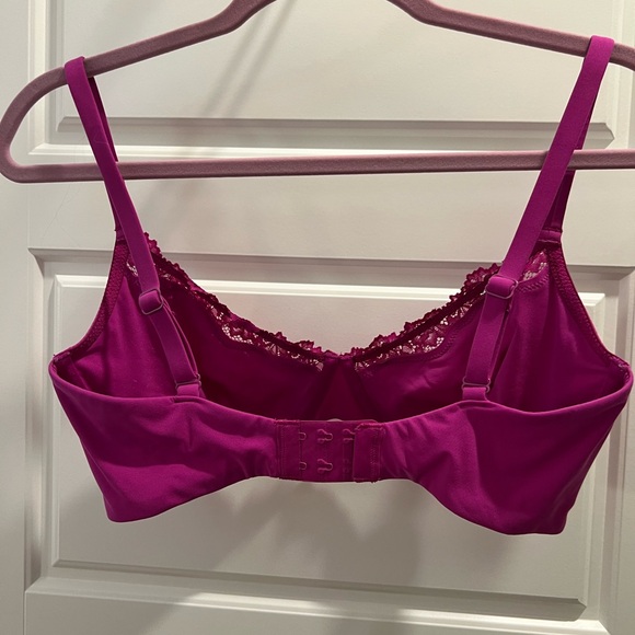 Skims 34DDD Fits Everybody Lace Unlined
Scoop Bra Lollipop Purple - Picture 6 of 7